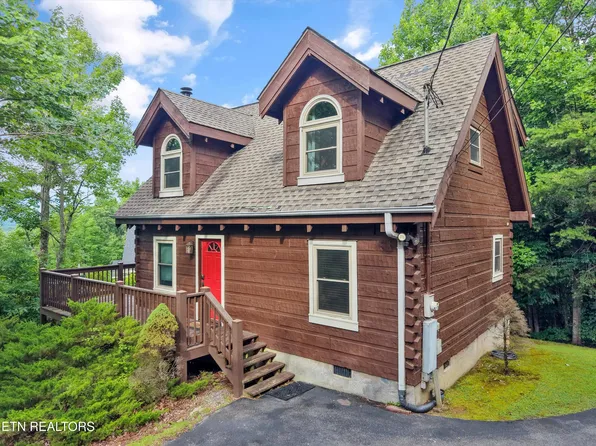 419 Matterhorn Dr, Gatlinburg, TN 37738