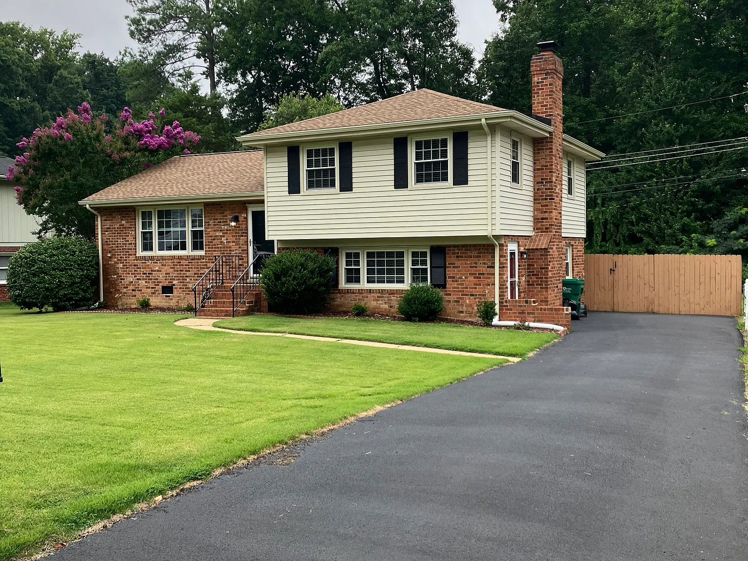 4 bed, 1751 sqft, $2,900 — Photo 2
