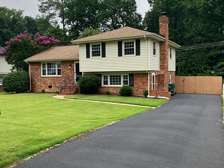 2206 Milbank Rd — Photo 2