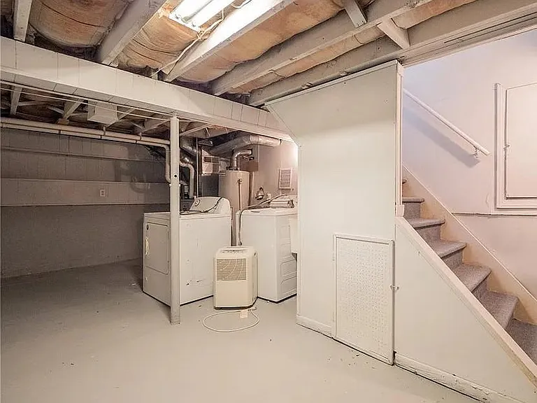 335 Inwood Blvd — Photo 17