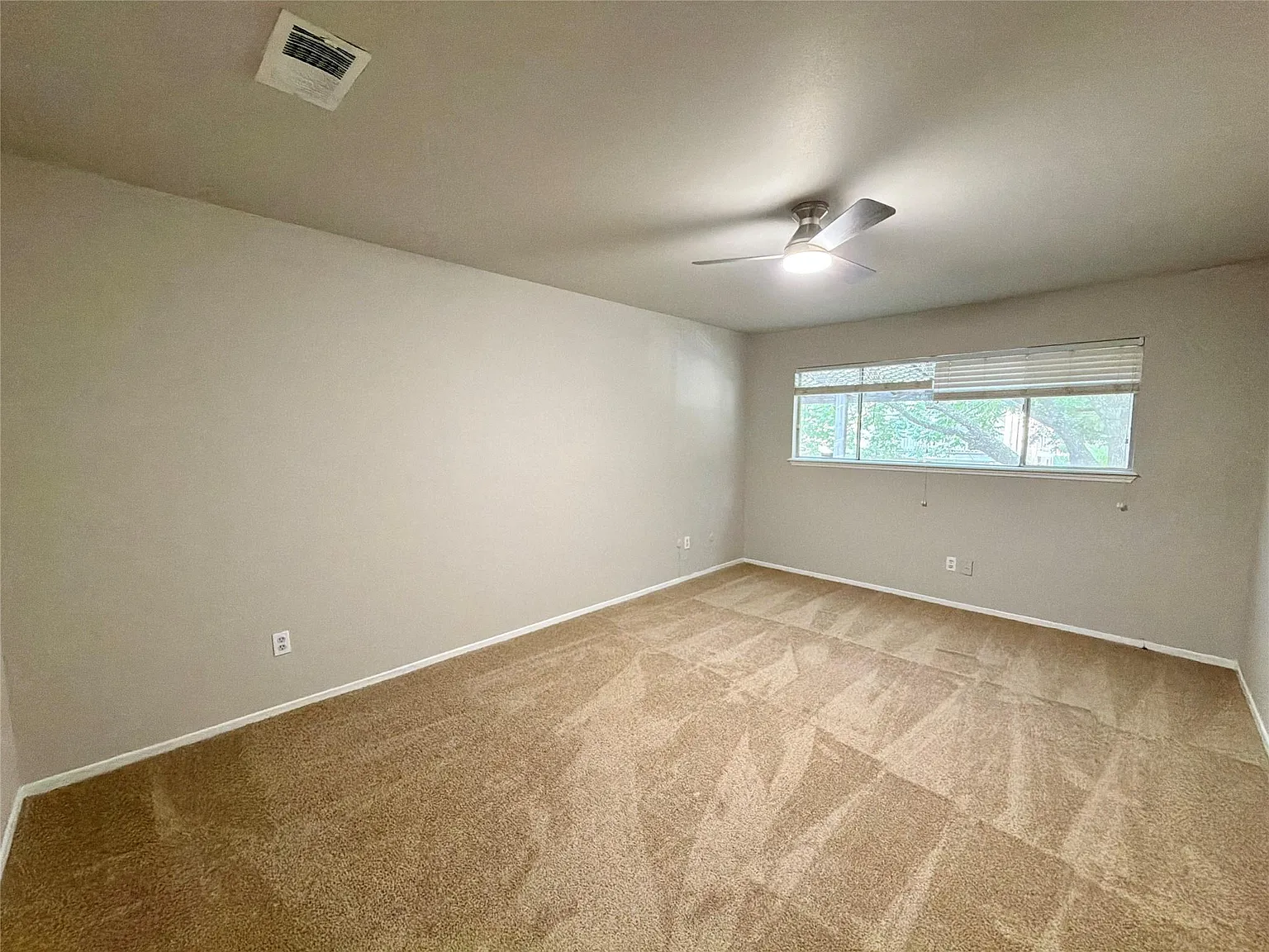 1 bed, 1.0 bath, 903 sqft, $1,490 — Photo 2