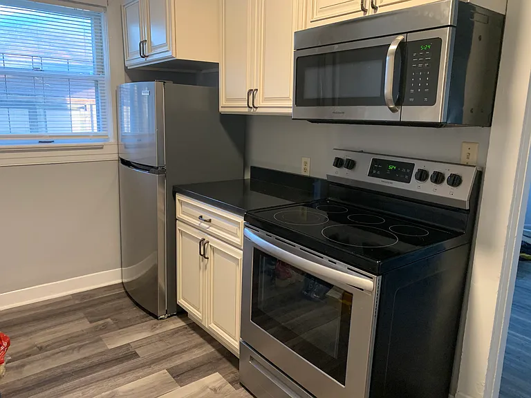 2208 Crittenden Dr #3 — Photo 8