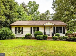 12220 Coulter Ln, Ruther Glen, VA 22546