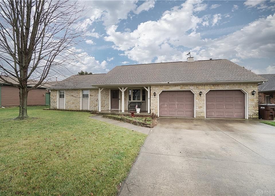 1st image of 194 W Ellis Dr