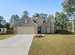 20 Barkis Dr, Hattiesburg, MS 39402
