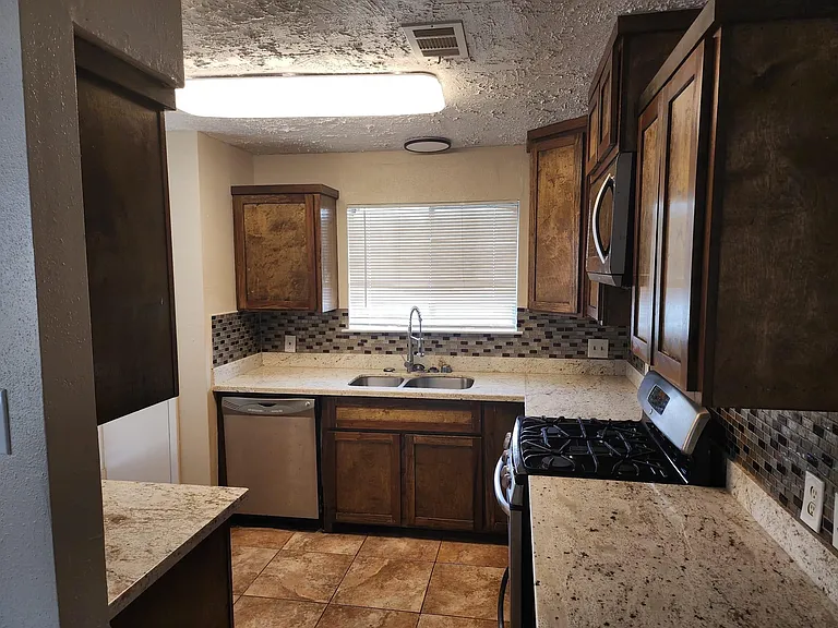 715 Beechbend Dr — Photo 14