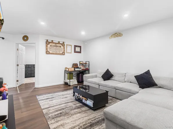 20 Wendell Street #39C, Hempstead, NY 11550