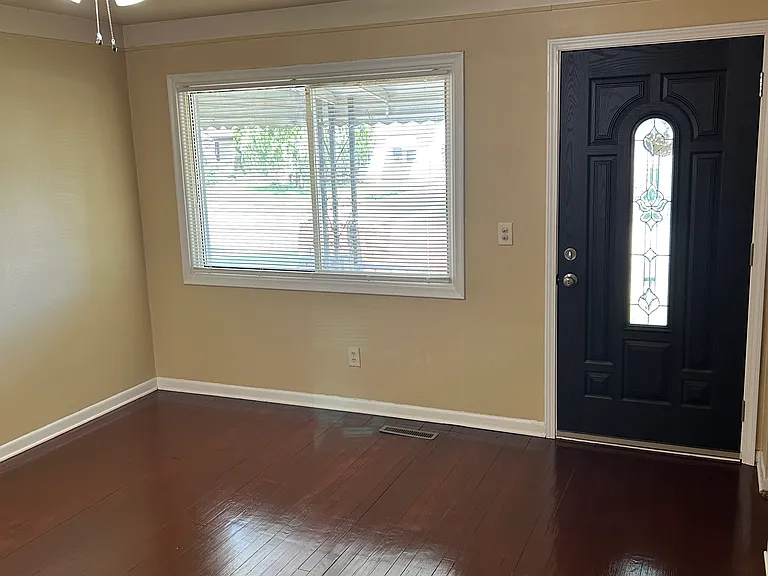 4624 Culver St — Photo 9