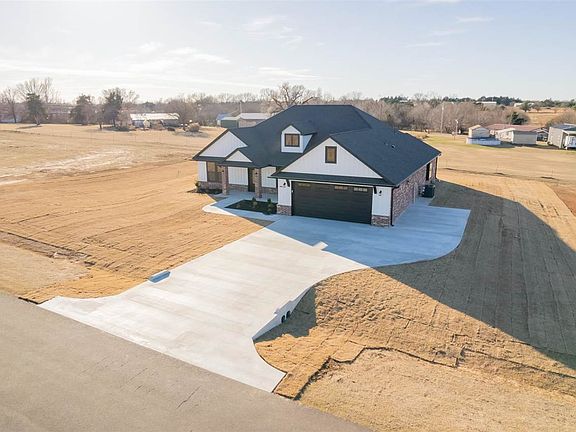2nd image of 9014 S Crooked Oak Dr