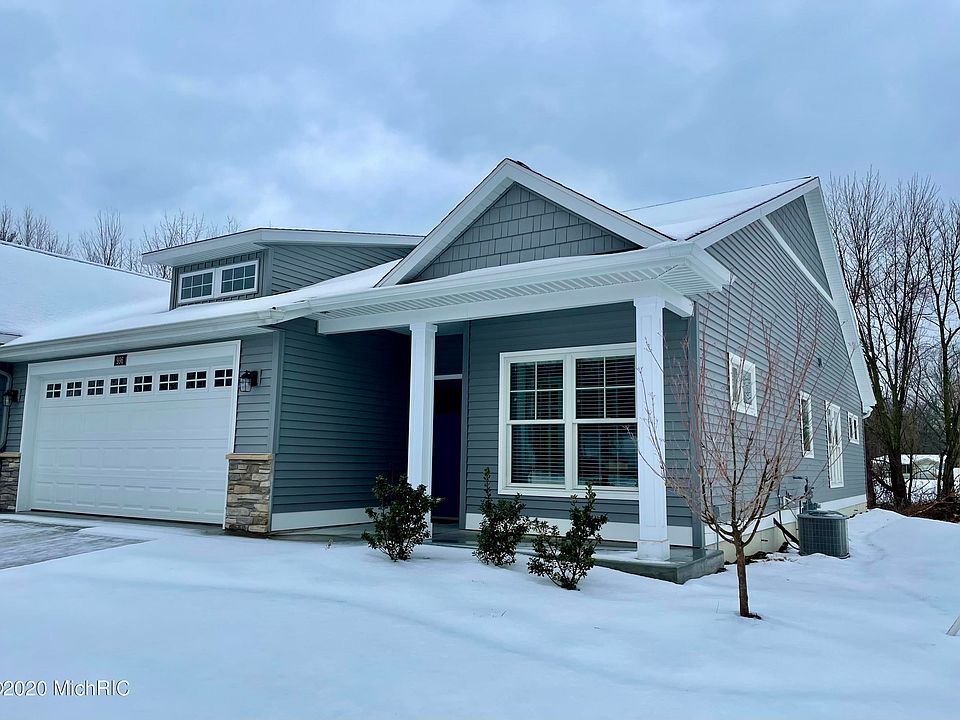 1st image of 996 Maplewood Ct #1