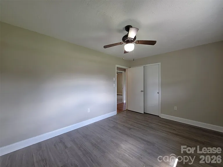 1052 Rembrandt Dr SW — Photo 8