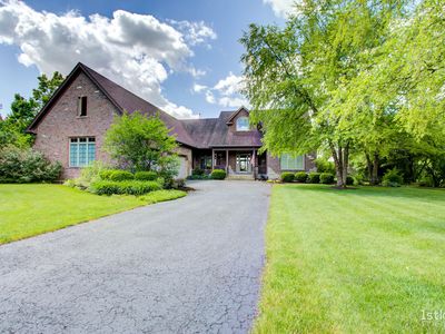58 Royal Oaks Dr, Bristol, IL, 60512