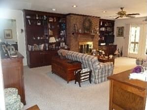4th image of 135 Oxford Cir