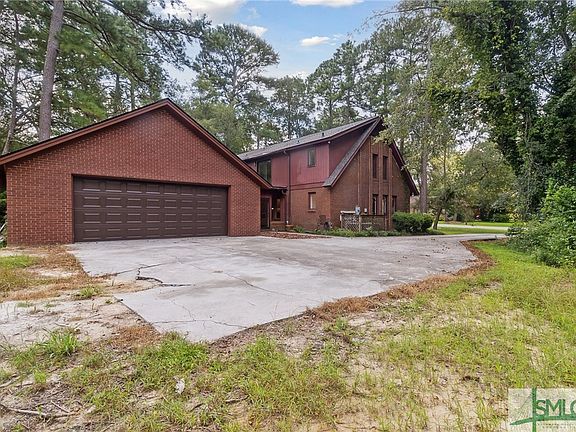 4th image of 201 Pinewood Drive