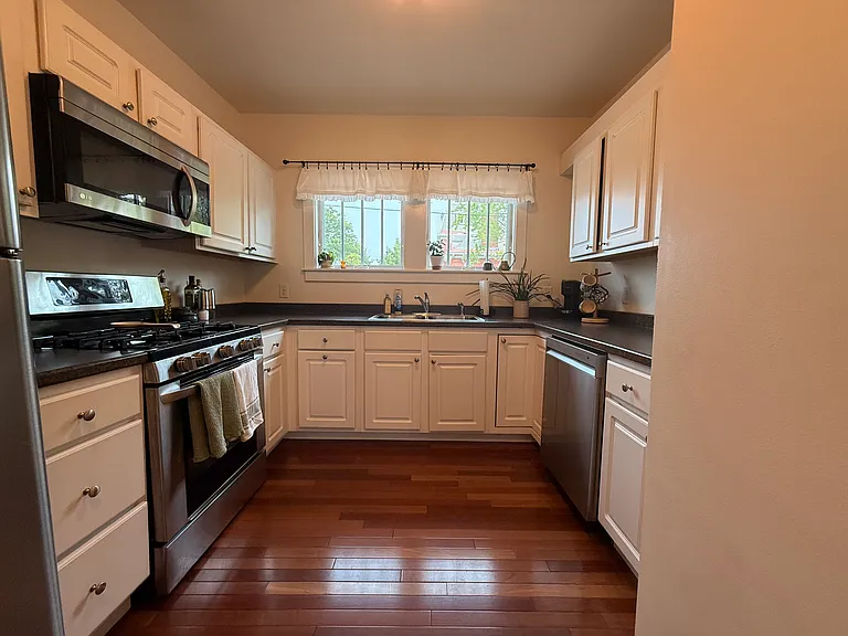 430 Shelburne Rd #3 — Photo 3