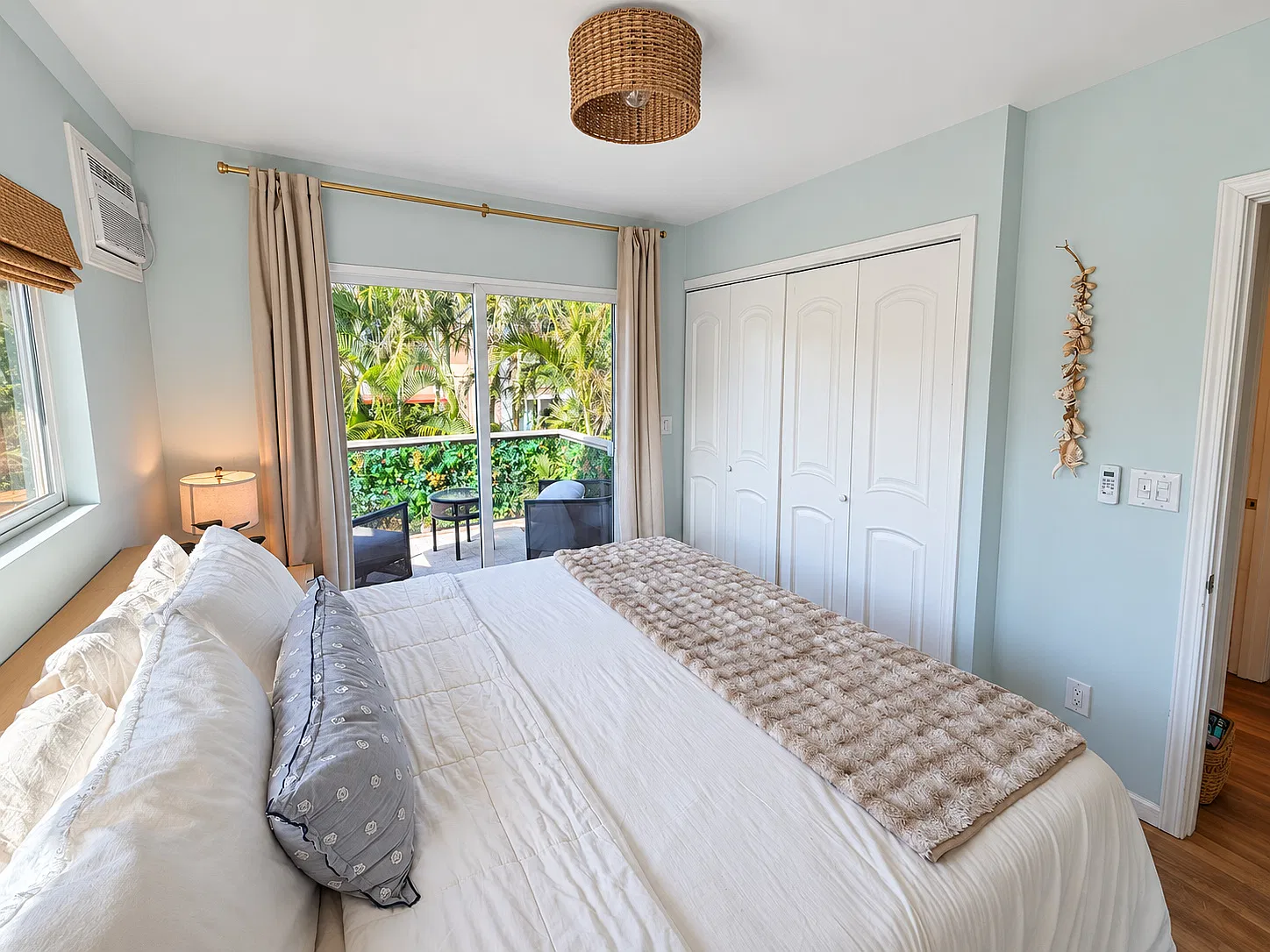 2 bed, $3,200 — Photo 2