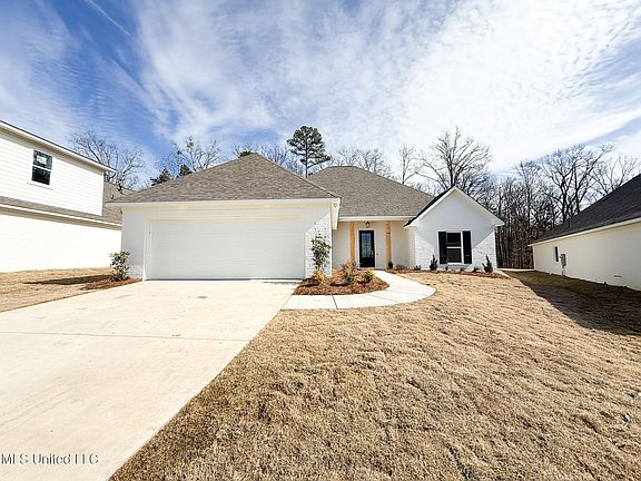 2nd image of 346 Oakville Cir