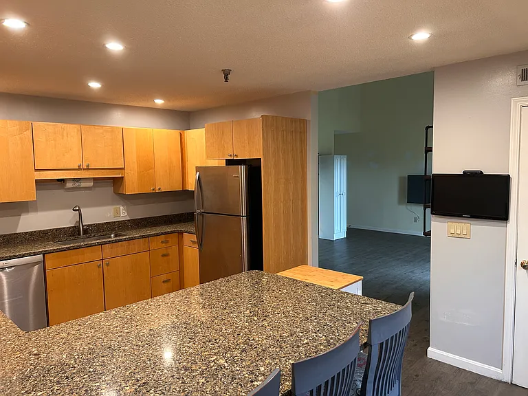 84 Tennis Plaza Rd #18 — Photo 11