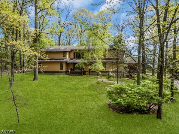 14 Beaver Brook Dr, Washington Twp., NJ 07853