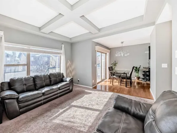 136 Sage Valley Dr NW, Calgary, AB T3R 0E4