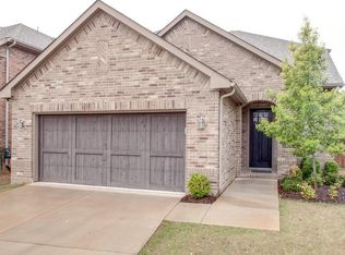 941 Kirby Dr, Lantana, TX 76226