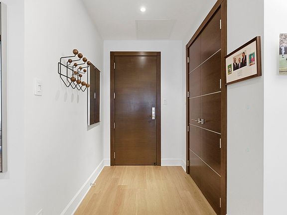 2nd image of 1420 Rue Sherbrooke #O-1004