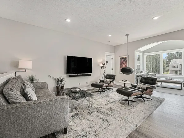 524 W Abbey Mill Dr SE, Ada, MI 49301