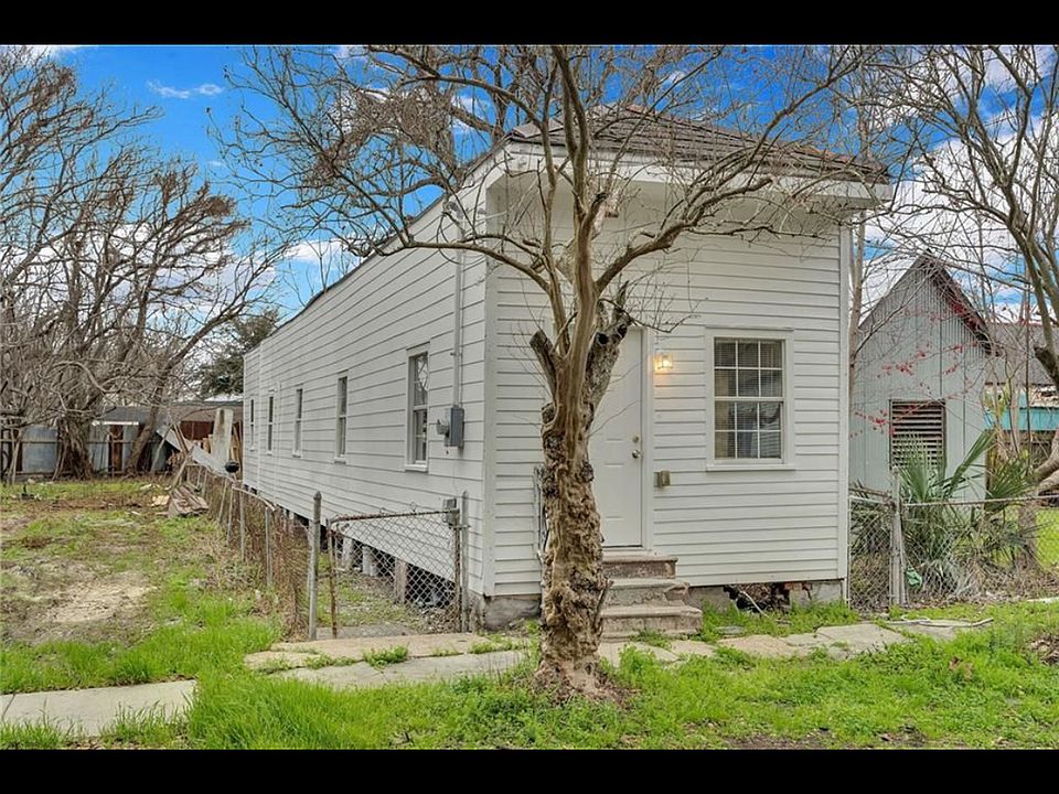 1st image of 6323 Dauphine St