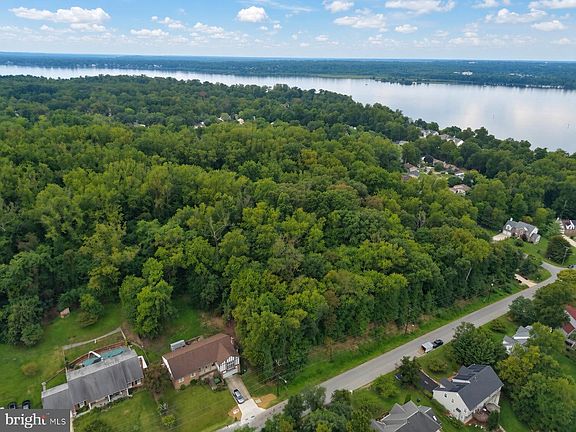 4th image of 624 River Bend Rd