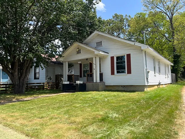 2 bed, 1200 sqft, $1,800 — Photo 2