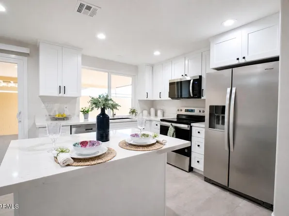 552 N HOBSON Plaza, Mesa, AZ 85203