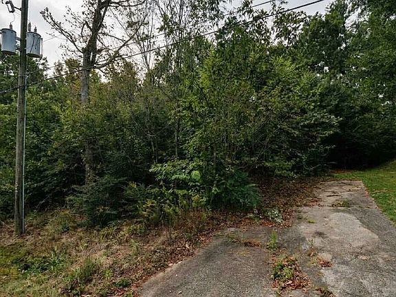 4th image of 321 Hubbard Cir