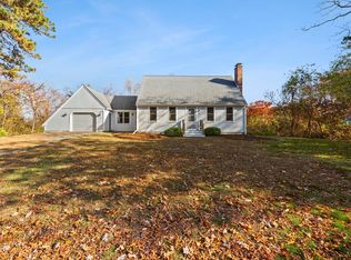 10 Stonefield Dr, East Sandwich, MA 02537