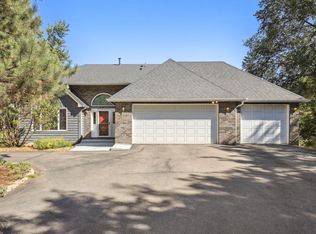 6085 Riviera Ln, Shorewood, MN 55331