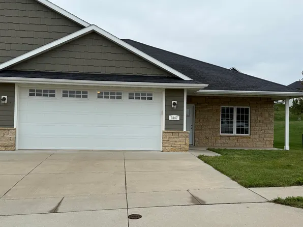 3467 Wagon Wheel Ln, Dubuque, IA 52002