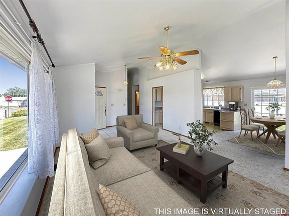 4th image of 1902 E Coronado Ave