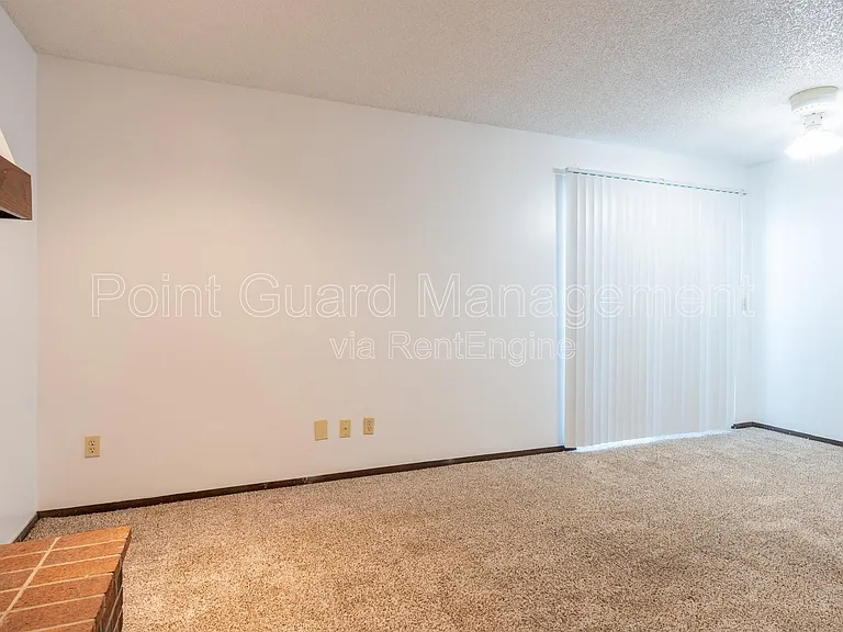 844 N Waco Ave — Photo 24