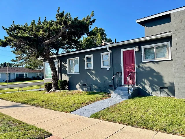 8940 S 12th Ave — Photo 4