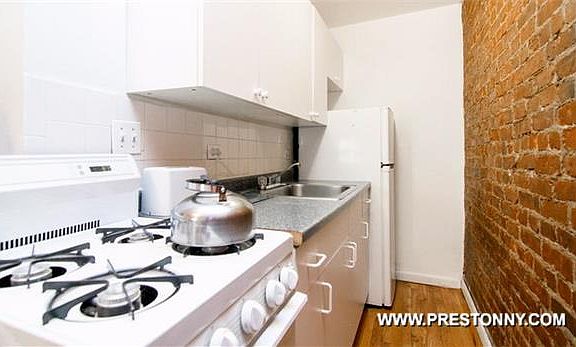 3rd image of 164 E 107th St APT 3D