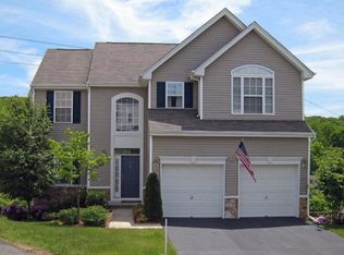 3 Crestview Dr, Hackettstown, NJ 07840