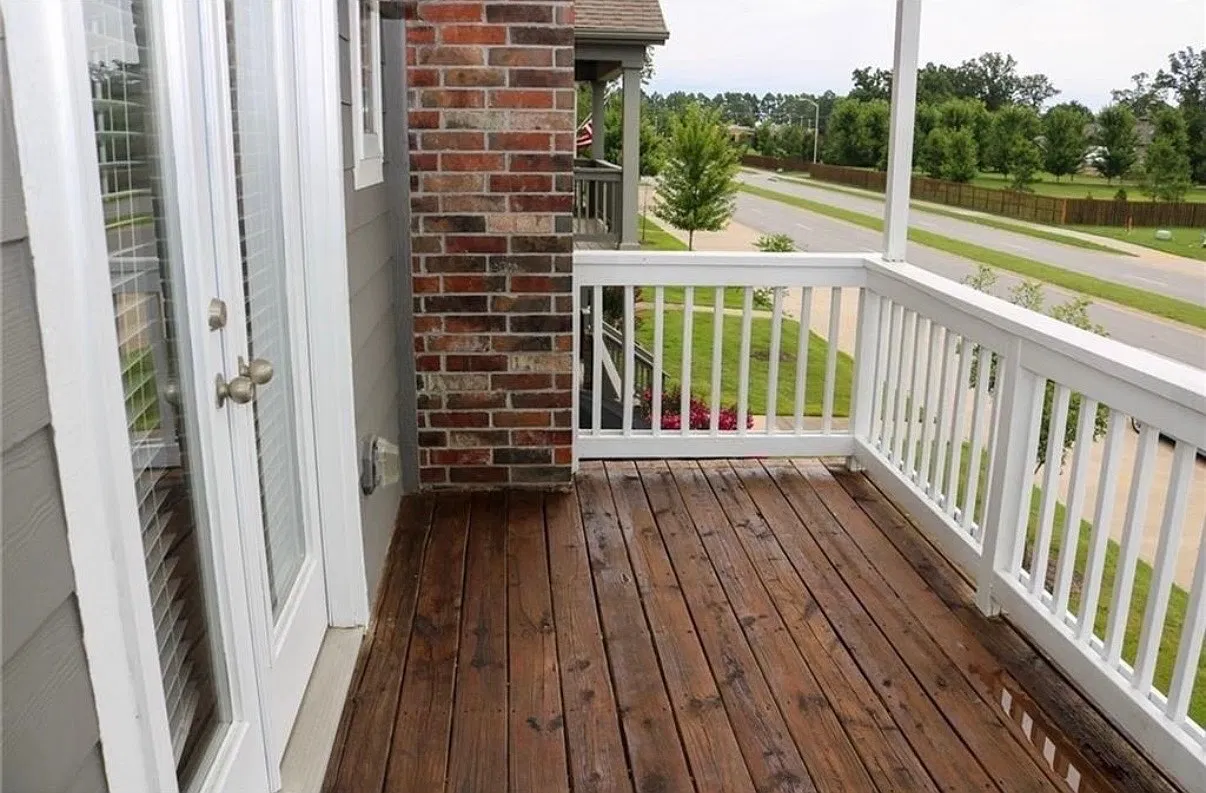 3 bed, 1847 sqft, $736 — Photo 2