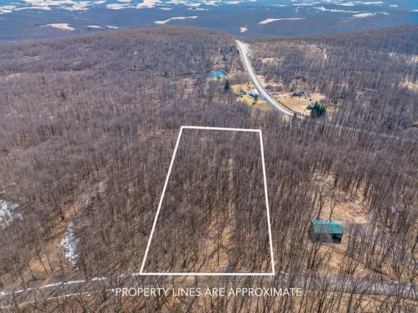 414 Shawnee View Rd #161, Central City, PA 15926