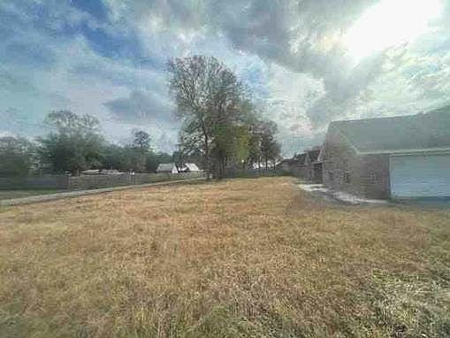 4th image of 205 County Road 733