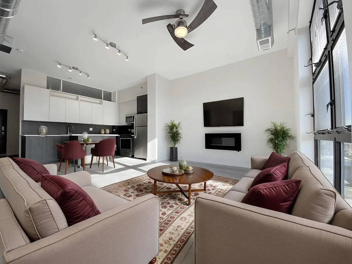 Building Photo - 4807 N Leavitt St #301