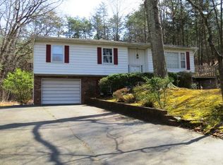 440 Tanglewood Dr, Martinsville, VA 24112