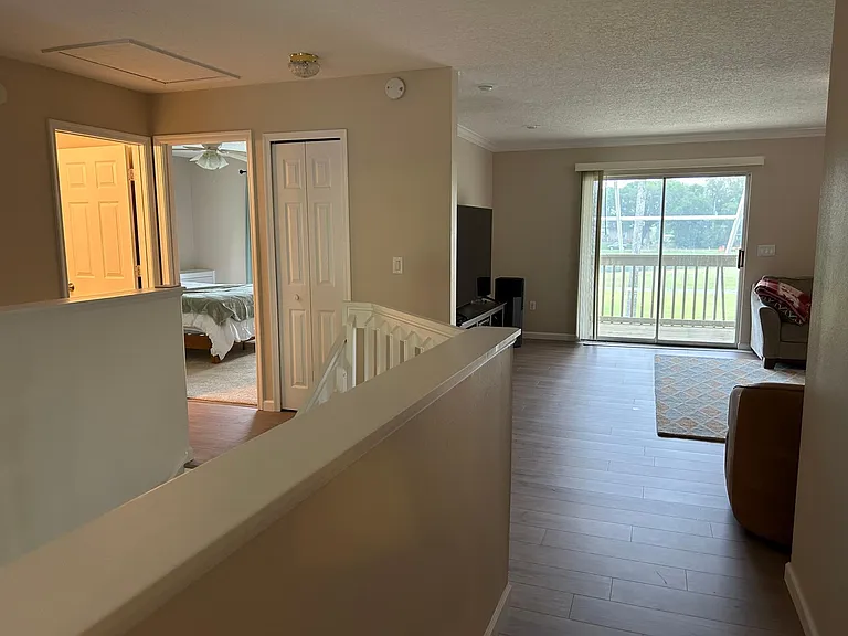 209 Strathmore Cir — Photo 35