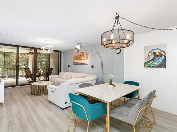2800 N 46th Ave APT A307, Hollywood, FL 33021
