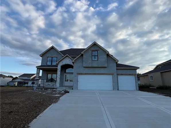 2308 Foxtail Dr, Kearney, MO 64060