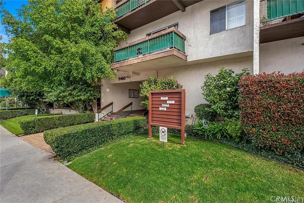 2 bed, 990 sqft, $2,850 — Photo 3