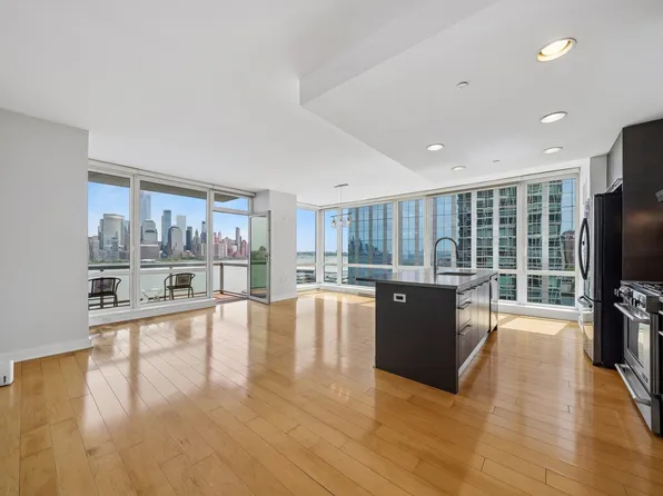 2 2nd St APT 1605, Jersey City, NJ 07302